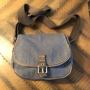 Thirty-one crossbody bucket style bag